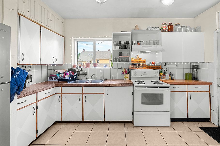 2781 Oxford Street Vancouver, BC - 5