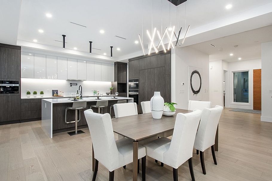 732 E 11th Street North Vancouver, BC - 10