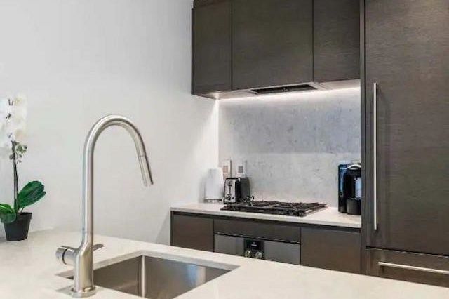 1504 1408 Robson Street Vancouver, BC - 4