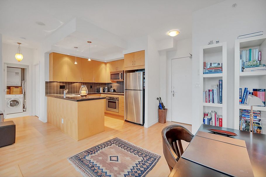 1907 1050 Smithe Street Vancouver, BC - 13