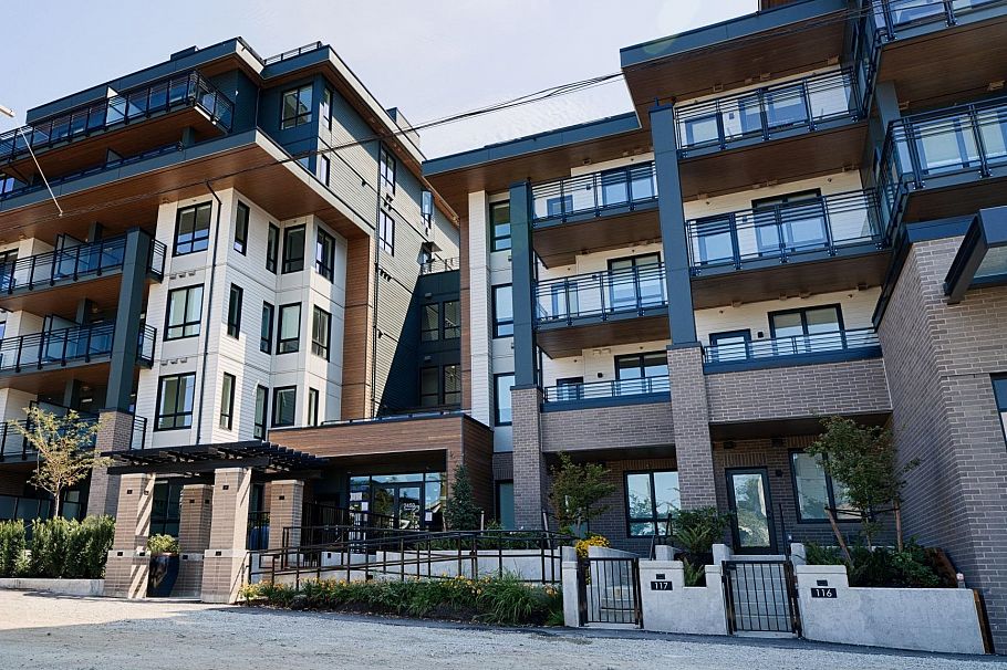 603 2450 Garden Drive Vancouver, BC - 1