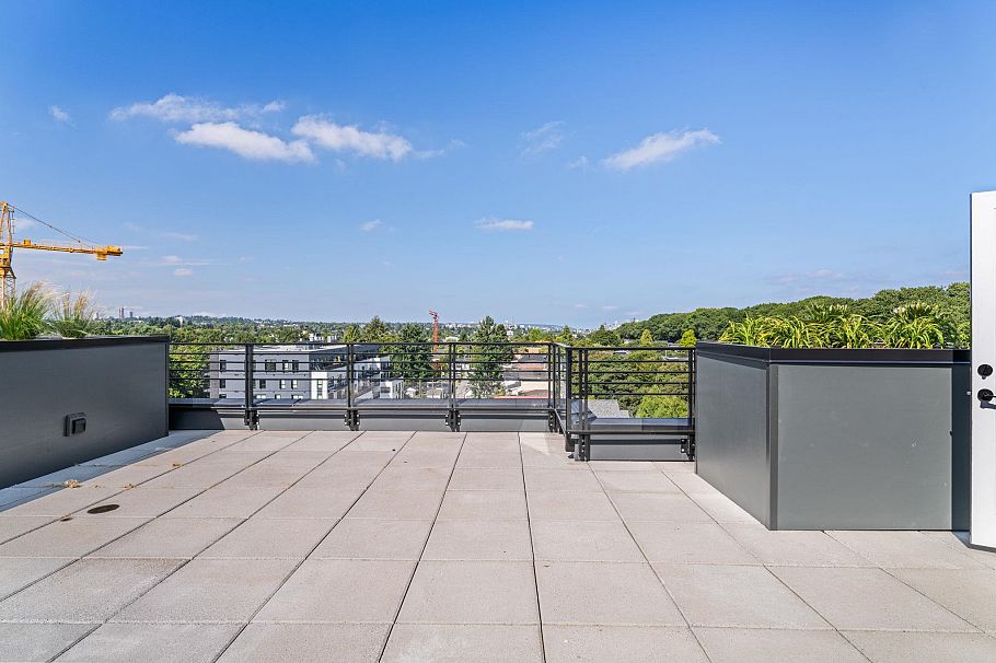 603 2450 Garden Drive Vancouver, BC - 18