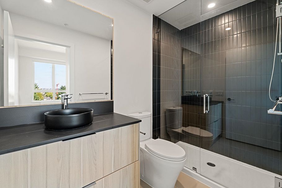 603 2450 Garden Drive Vancouver, BC - 11