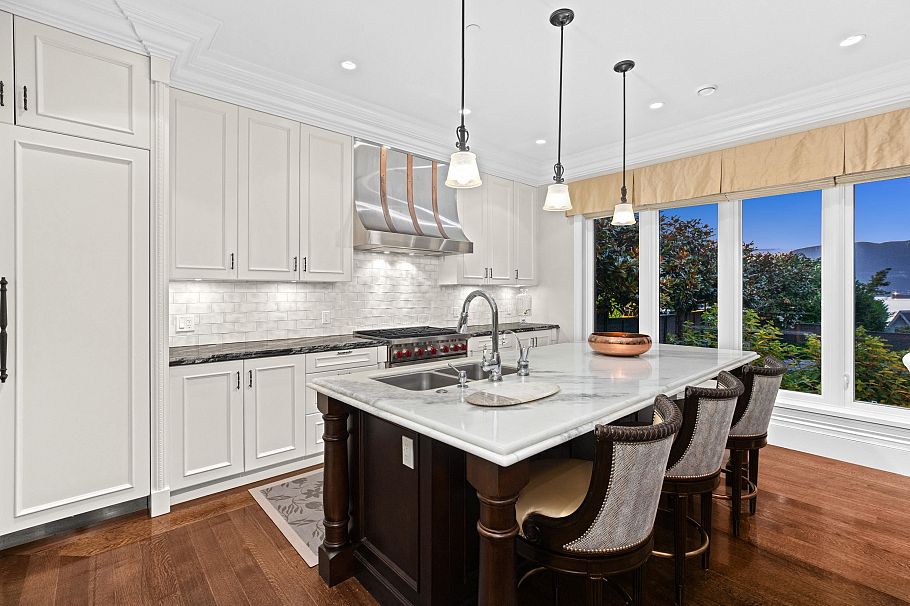 4651 Simpson Avenue Vancouver, BC - 5