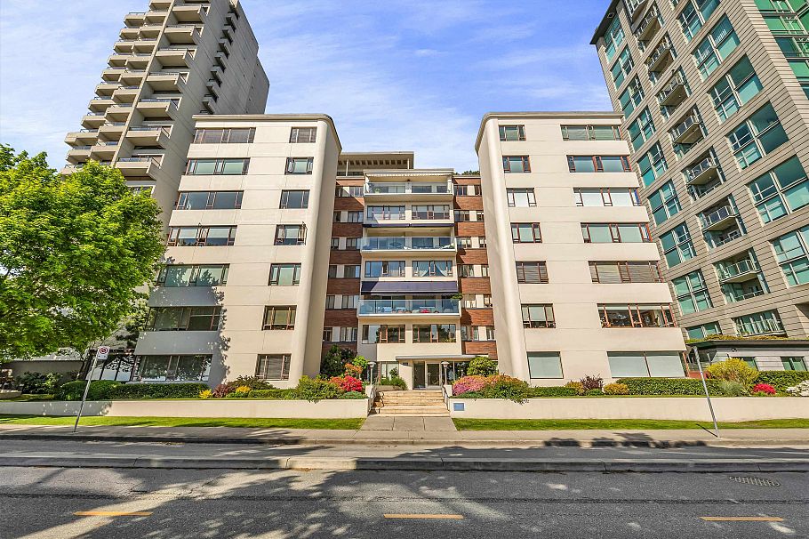 508 1949 Beach Avenue Vancouver, BC - 1