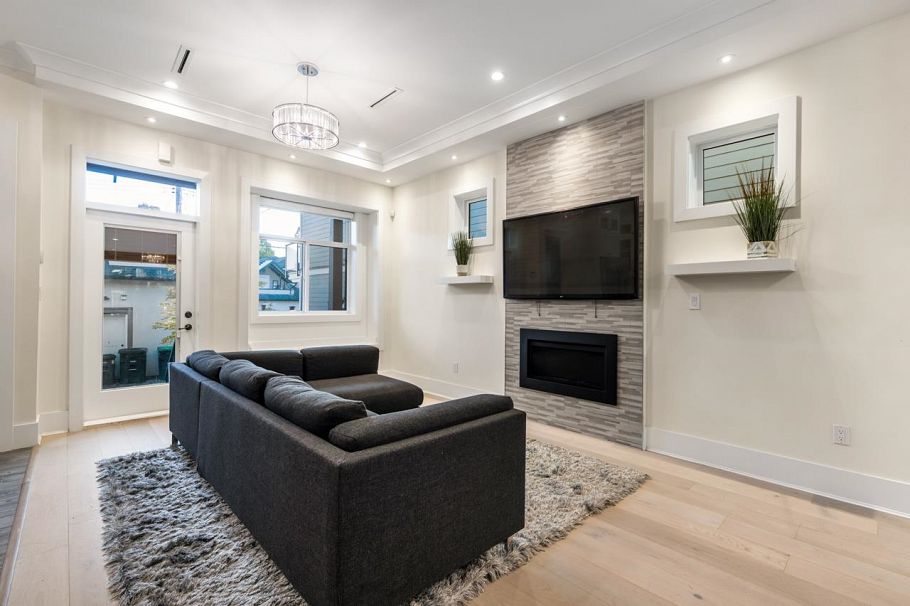 288 E 59th Avenue Vancouver, BC - 8