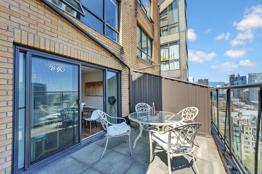 2703 1189 Howe Street Vancouver, BC - 27