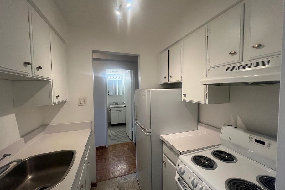 501 1850 Comox Street Vancouver, BC - 12