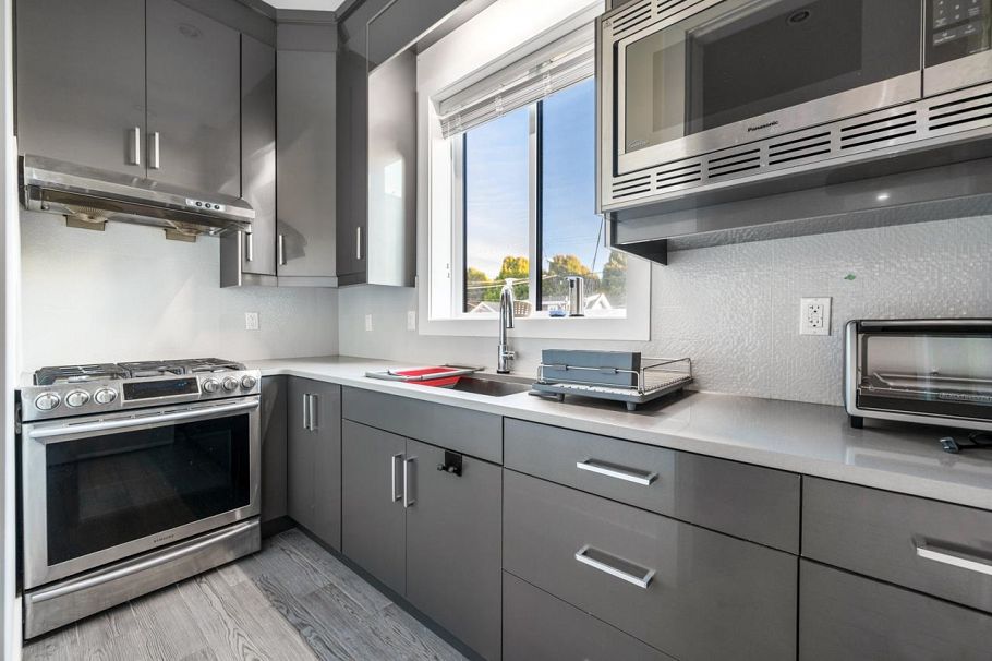 288 E 59th Avenue Vancouver, BC - 7