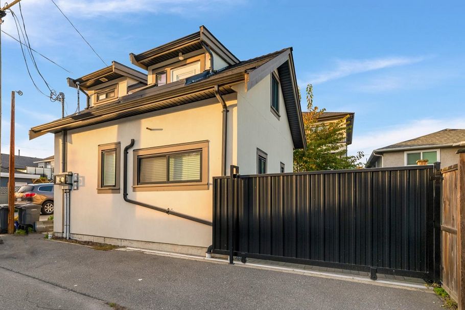 288 E 59th Avenue Vancouver, BC - 25