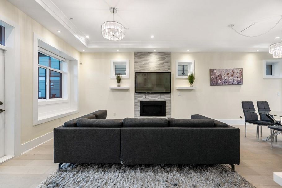 288 E 59th Avenue Vancouver, BC - 5