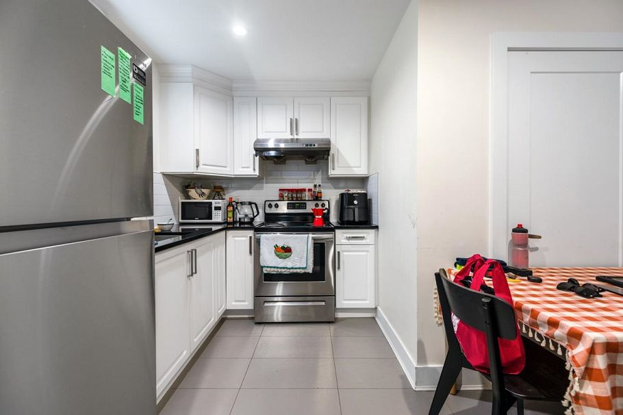 288 E 59th Avenue Vancouver, BC - 29