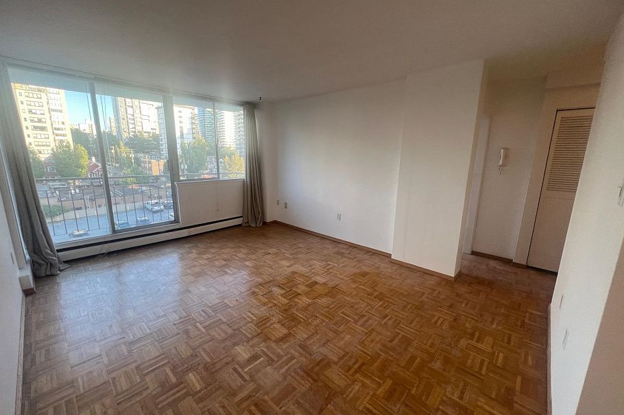 501 1850 Comox Street Vancouver, BC - 7