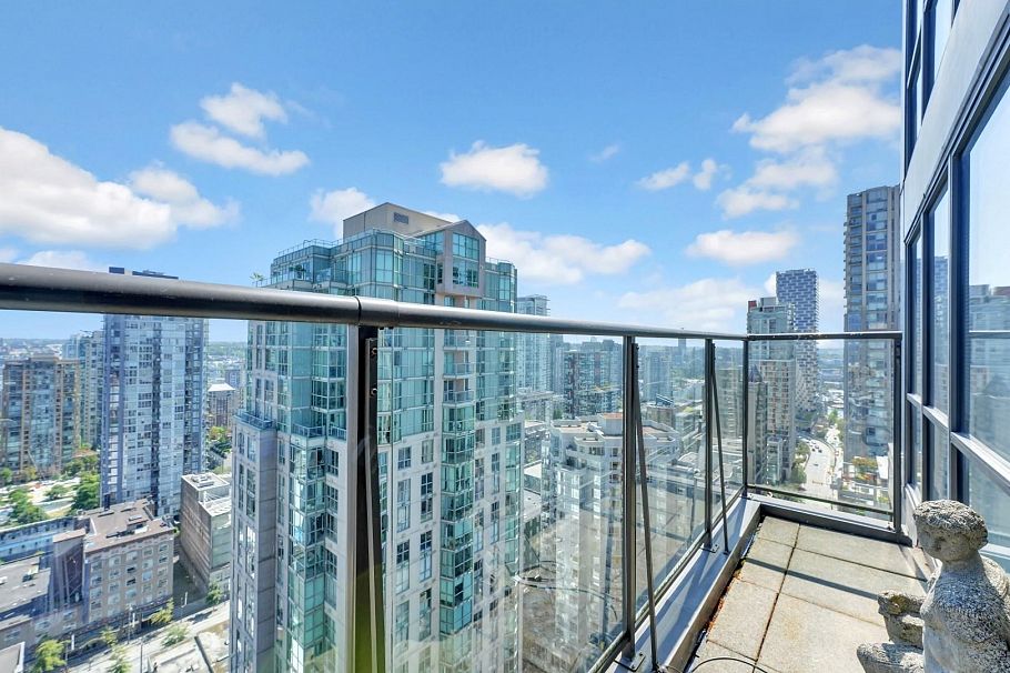 2703 1189 Howe Street Vancouver, BC - 28