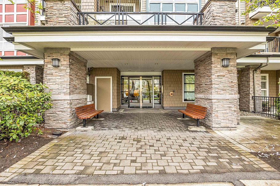 403 7088 Mont Royal Square Vancouver, BC - 1