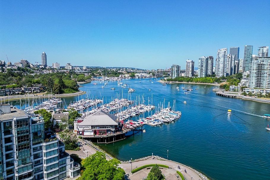 500 Starboard Square Vancouver, BC - 9