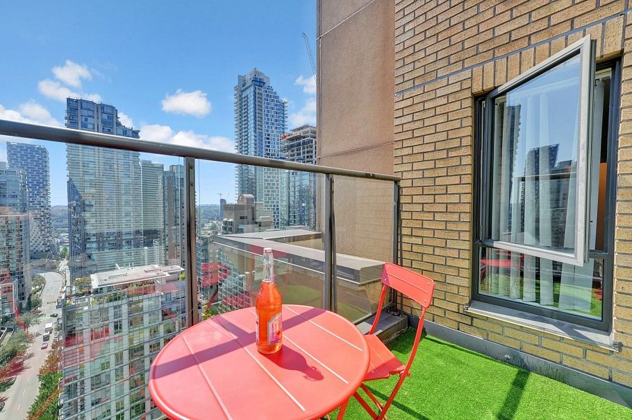 2703 1189 Howe Street Vancouver, BC - 30