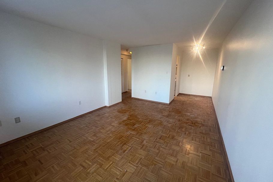 501 1850 Comox Street Vancouver, BC - 8