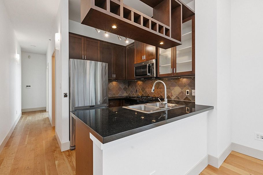 423 8988 Hudson Street Vancouver, BC - 5