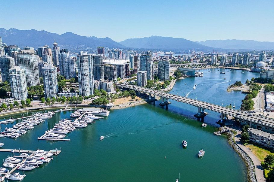 500 Starboard Square Vancouver, BC - 10