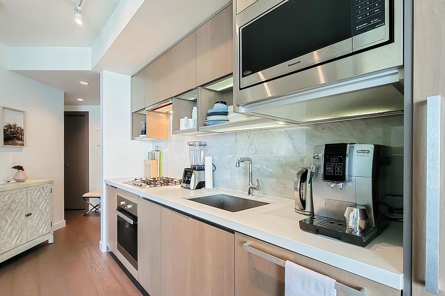 1220 68 Smithe Street Vancouver, BC - 10