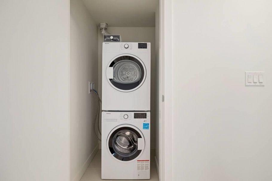 2003 1401 Hunter Street North Vancouver, BC - 14