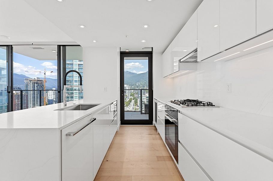 1406 135 E 13th Street North Vancouver, BC - 23