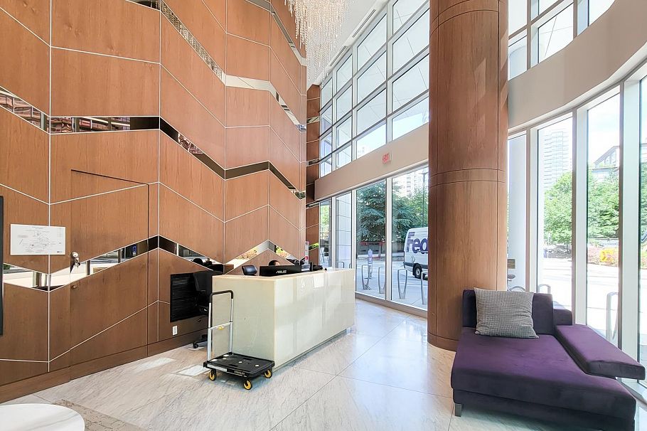 1220 68 Smithe Street Vancouver, BC - 2