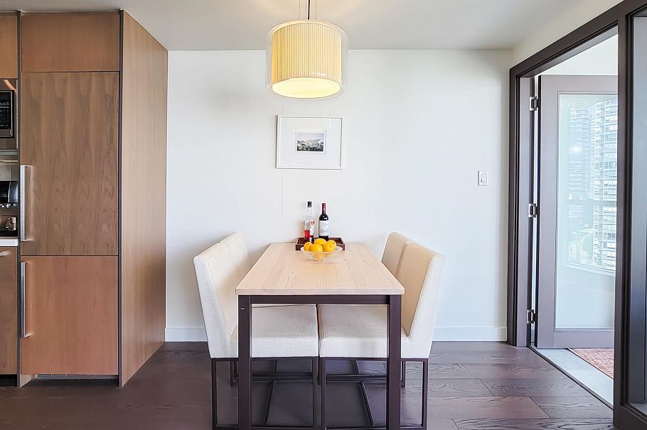 1220 68 Smithe Street Vancouver, BC - 8