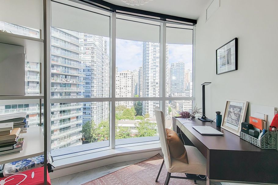 1220 68 Smithe Street Vancouver, BC - 19