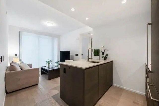 1504 1408 Robson Street Vancouver, BC - 3