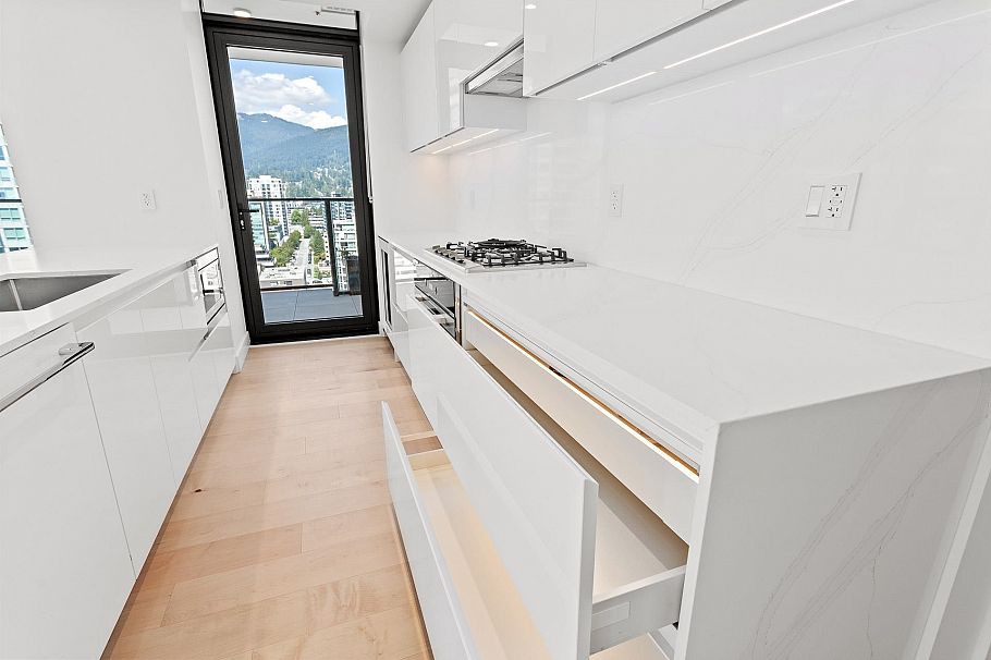 1406 135 E 13th Street North Vancouver, BC - 24