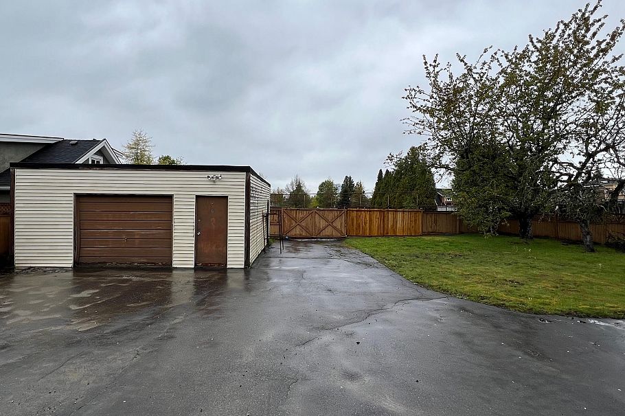 2435 E 38th Avenue Vancouver, BC - 6