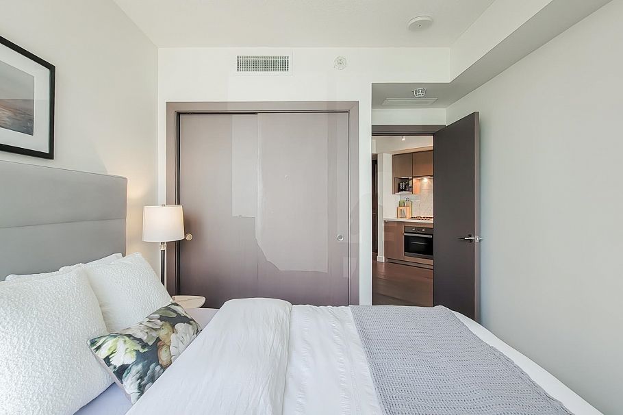 1220 68 Smithe Street Vancouver, BC - 16