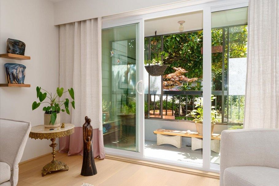 108 3787 W 4th Avenue Vancouver, BC - 5