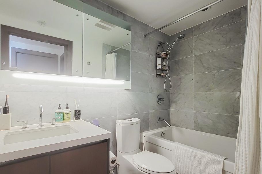 1220 68 Smithe Street Vancouver, BC - 18