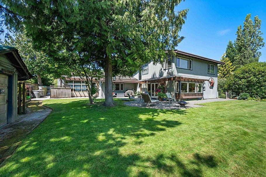 7026 Balaclava Street Vancouver, BC - 2