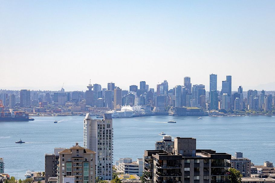 1406 135 E 13th Street North Vancouver, BC - 18