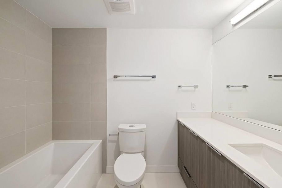 2003 1401 Hunter Street North Vancouver, BC - 12