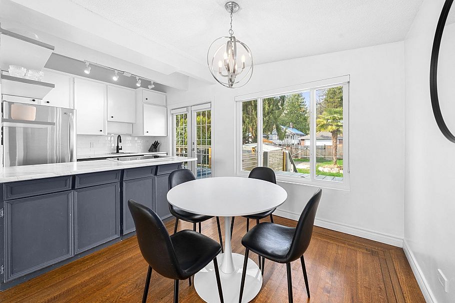 530 W 14th Street North Vancouver, BC - 12