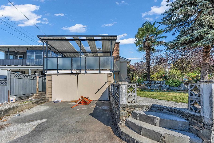 8025 Borden Street Vancouver, BC - 37