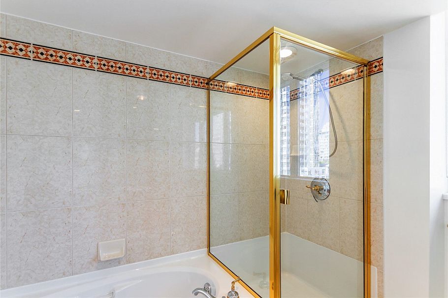 610 1228 Marinaside Crescent Vancouver, BC - 19