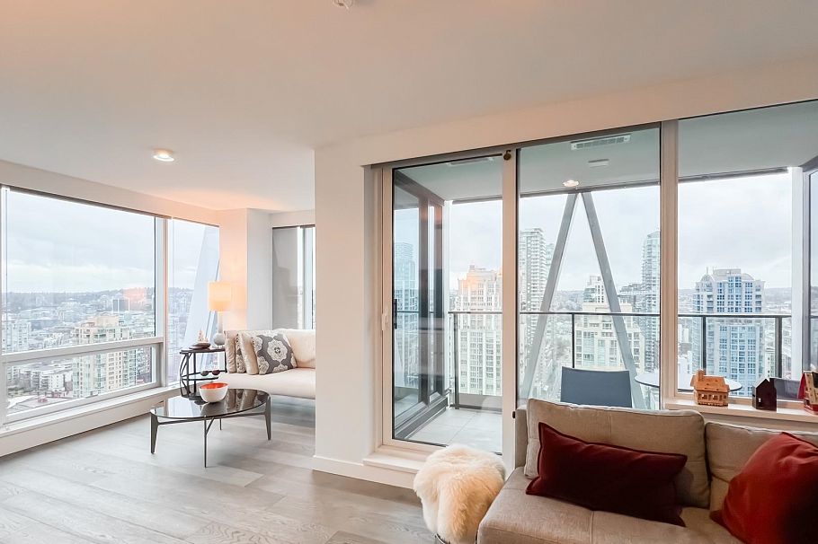 2705 1111 Richards Street Vancouver, BC - 3