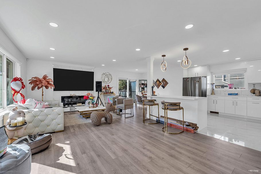 8025 Borden Street Vancouver, BC - 6