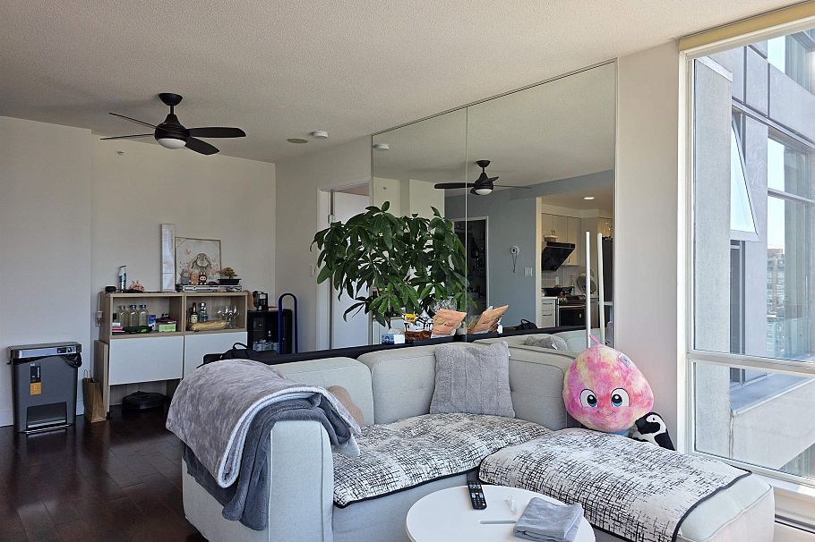 2709 1008 Cambie Street Vancouver, BC - 27