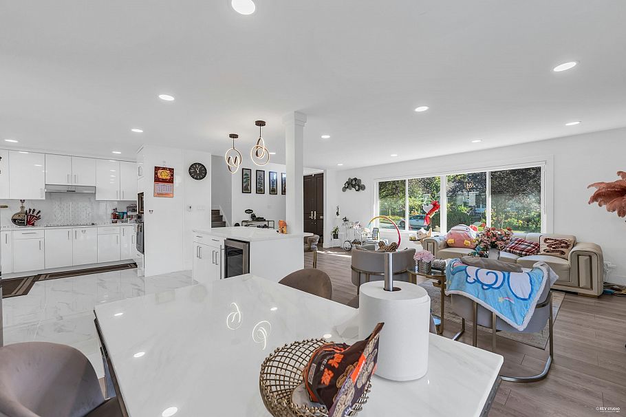 8025 Borden Street Vancouver, BC - 13