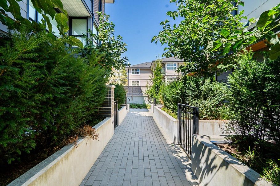 3932 Dumfries Street Vancouver, BC - 2