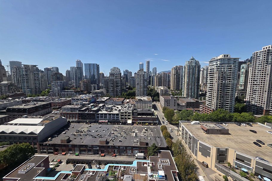 2709 1008 Cambie Street Vancouver, BC - 1