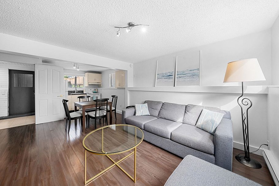 530 W 14th Street North Vancouver, BC - 26