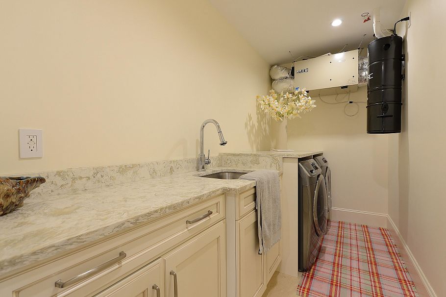 4039 W 38th Avenue Vancouver, BC - 39